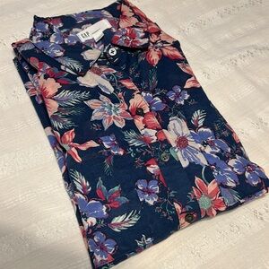 Ladies Gap Boyfriend Fit Floral Button-down Shirt